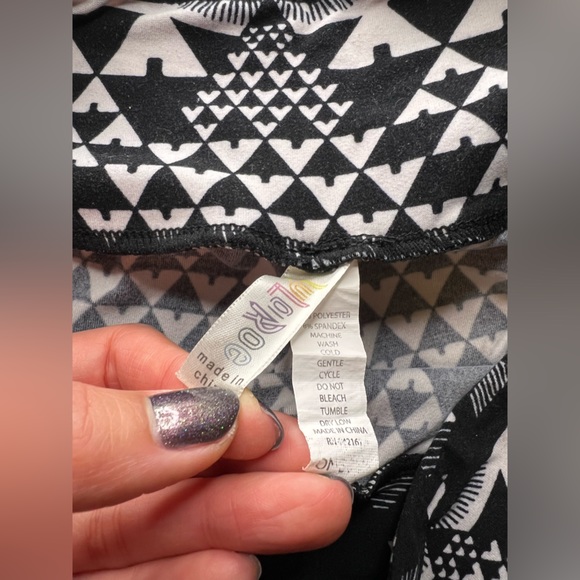 Lularoe black and white triangle print leggings - Picture 2 of 2
